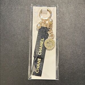 NWOT CHANEL Black and Gold Key Holder with Pearl Accent with Box